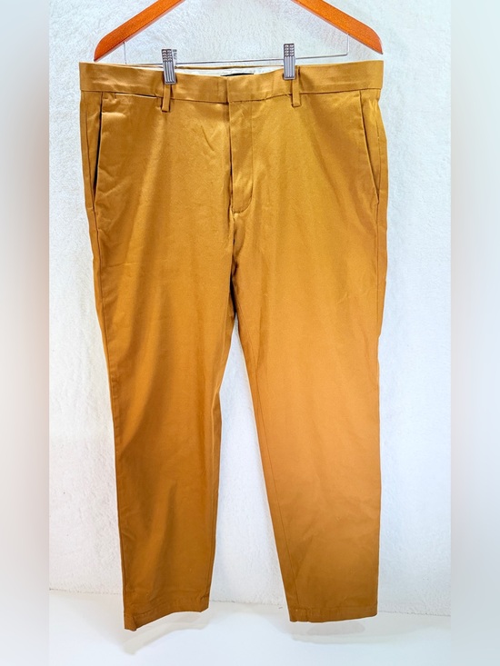 Other - Banana Republic Rapid Movement Aiden Slim Fit Chino Pants Men’s 36x32
